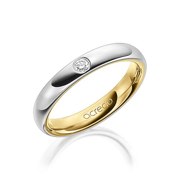 Bicolor trouwring in buiten grijsgoud 14 kt. , binnen geelgoud 14 kt. met in totaal 0,06 ct. Briljant tw/si van acredo