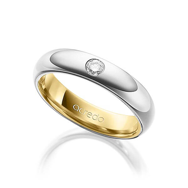 Bicolor trouwring in buiten platina 950 , binnen geelgoud 18 kt. met in totaal 0,1 ct. Briljant tw/si van acredo