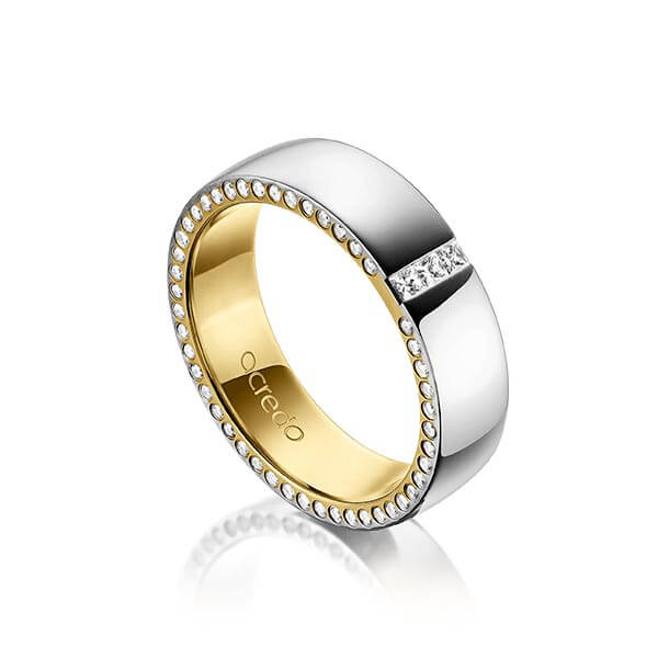 Bicolor trouwring in buiten platina 950 , binnen geelgoud 18 kt. met in totaal 0,325 ct. Princess-Diamant & Briljant tw/si van acredo