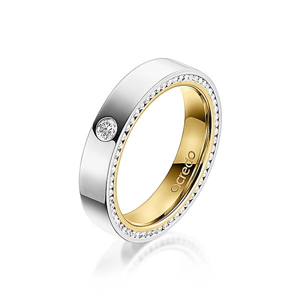 Bicolor trouwring in buiten platina 950 , binnen geelgoud 18 kt. met in totaal 0,395 ct. Briljant tw/si van acredo