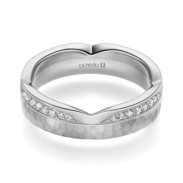 Bicolor trouwring in grijsgoud 14 kt. witgoud 14 kt. , hamerslag met in totaal 0,128 ct. Briljant tw/si van acredo