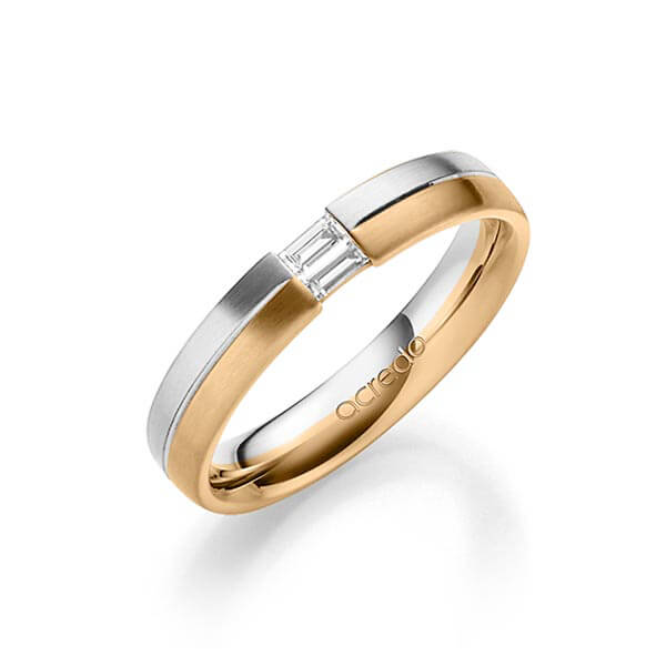 Bicolor trouwring in witgoud 14 kt. roségoud 14 kt. met in totaal 0,1 ct. Baguette-Diamant tw,vs van acredo