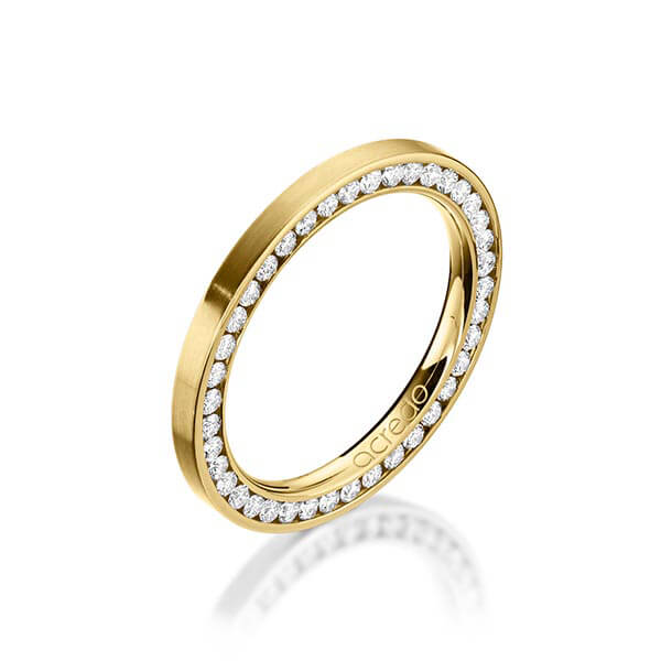 klassieke Memoire-trouwring in geelgoud 14 kt. volledig gezet met in totaal 0,57 ct. Briljant tw/si van acredo