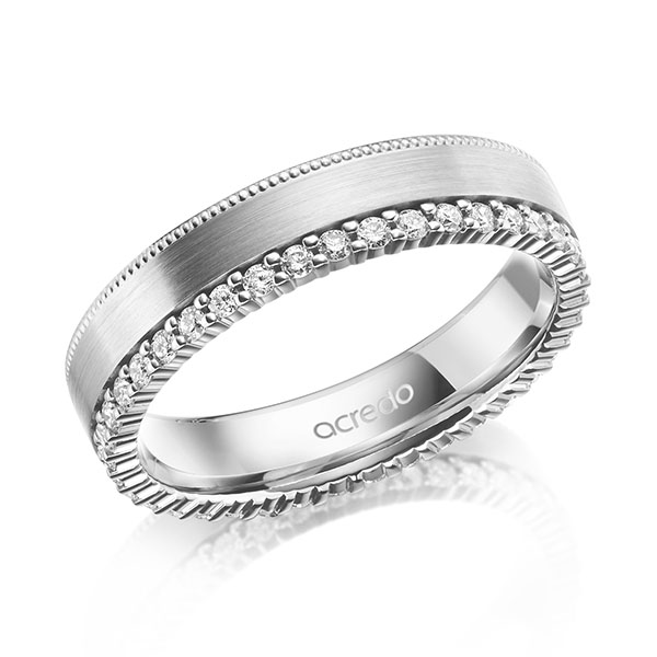 Klassieke Memoire-trouwring in witgoud 14 kt. volledig gezet met in totaal 0,39 ct. tw/si van acredo