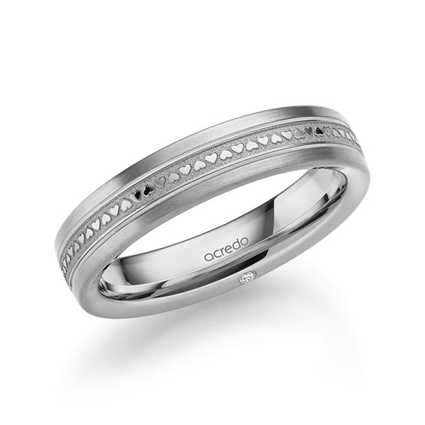 Klassieke trouwring in grijsgoud 14 kt. met in totaal 0,01 ct. Briljant tw/si van acredo Klassieke trouwring in grijsgoud 14 kt. met in totaal 0,01 ct. Briljant tw/si van acredo