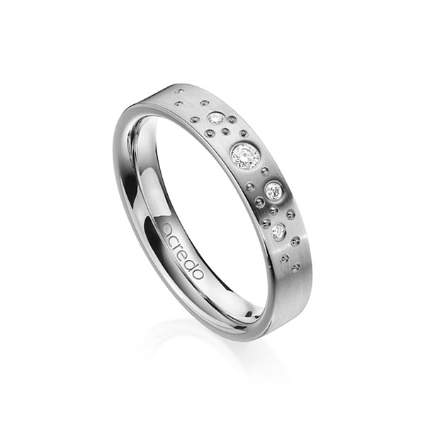 klassieke trouwring in grijsgoud 14 kt. met in totaal 0,081 ct. Briljant tw/si van acredo