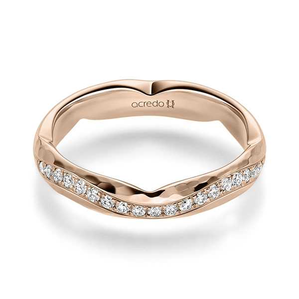 Klassieke trouwring in roodgoud 14 kt. hamerslag met in totaal 0,24 ct. Briljant tw/si van acredo - A-2361-10 Klassieke trouwring in roodgoud 14 kt. hamerslag met in totaal 0,24 ct. Briljant tw/si van acredo - A-2361-10