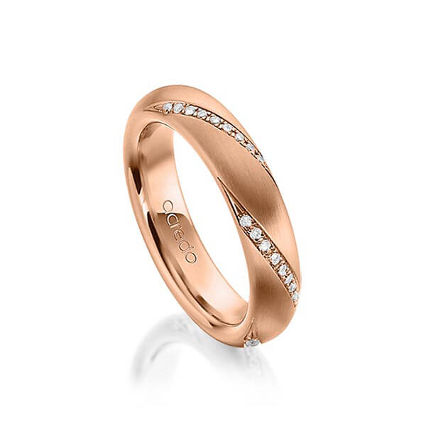 klassieke trouwring in roodgoud 14 kt. met in totaal 0,225 ct. Briljant tw/si van acredo
