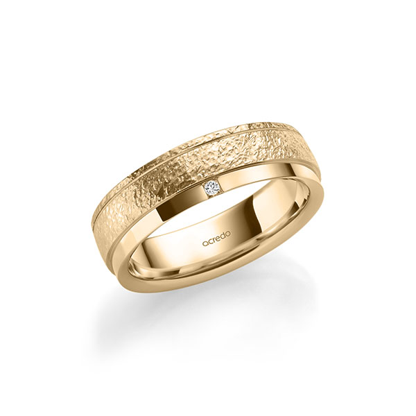 Klassieke trouwring in roségoud 14 kt. crushed, met in totaal 0,03 ct. Princess-Diamant tw/si van acredo