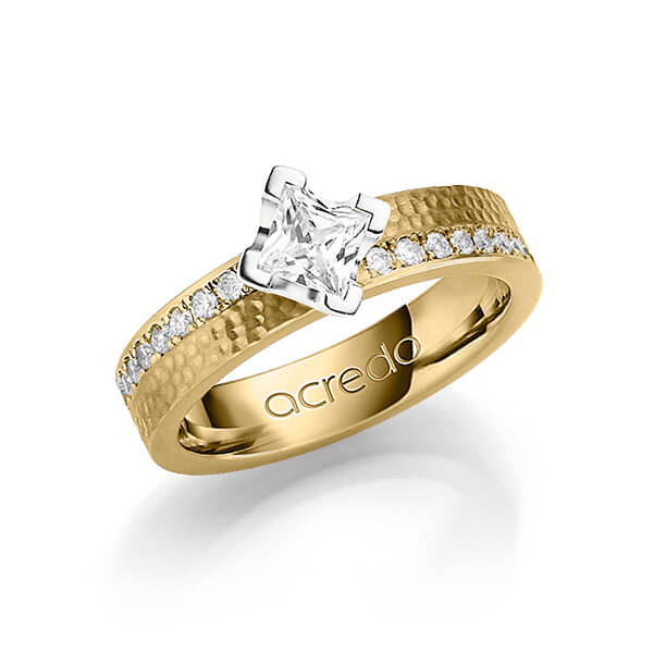 klassischer Trauring/Ehering in Gelbgold 750 gehämmert Struktur mit 0,5 ct. + zus. 0,54 ct. Prinzess-Diamant & Brillant tw, vs tw, si von acredo - A-1247-15