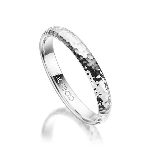 klassischer Trauring/Ehering in Graugold 585 gehämmert Struktur von acredo