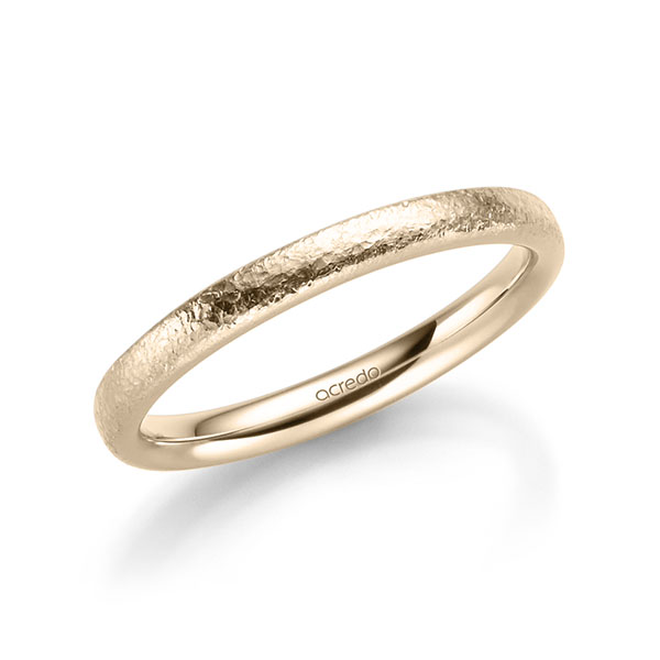 klassischer Trauring/Ehering in Signature Gold 585 crushed Struktur von acredo