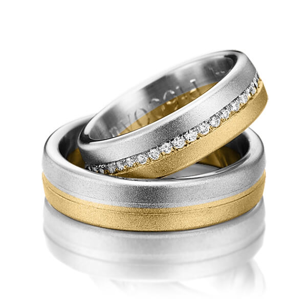 Paar bicolor Memoire-Trauringe/Eheringe in Graugold 585 Gelbgold 585 halbausgefasst mit zus. 0,22 ct. Brillant tw, si von Steinberg - Q-1214-13 Paar bicolor Memoire-Trauringe/Eheringe in Graugold 585 Gelbgold 585 halbausgefasst mit zus. 0,22 ct. Brillant tw, si von Steinberg - Q-1214-13