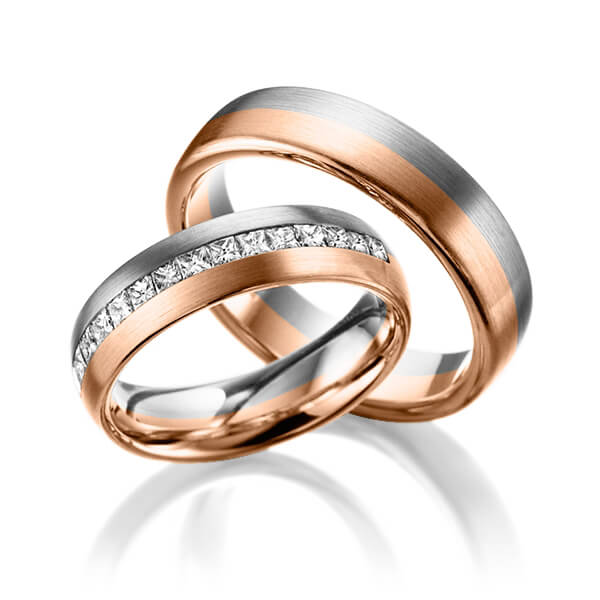 Paar bicolor Memoire-Trauringe/Eheringe in Graugold dunkel 585 Rotgold 585 halbausgefasst mit zus. 0,68 ct. Prinzess-Diamant tw, si von Steinberg - Q-1221-16 Paar bicolor Memoire-Trauringe/Eheringe in Graugold dunkel 585 Rotgold 585 halbausgefasst mit zus. 0,68 ct. Prinzess-Diamant tw, si von Steinberg - Q-1221-16