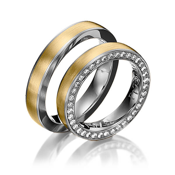 Paar bicolor Memoire-Trauringe/Eheringe in Ring Graugold dunkel 585 , Inlay Gelbgold 585 vollausgefasst mit zus. 0,41 ct. Brillant tw, si von 123GOLD