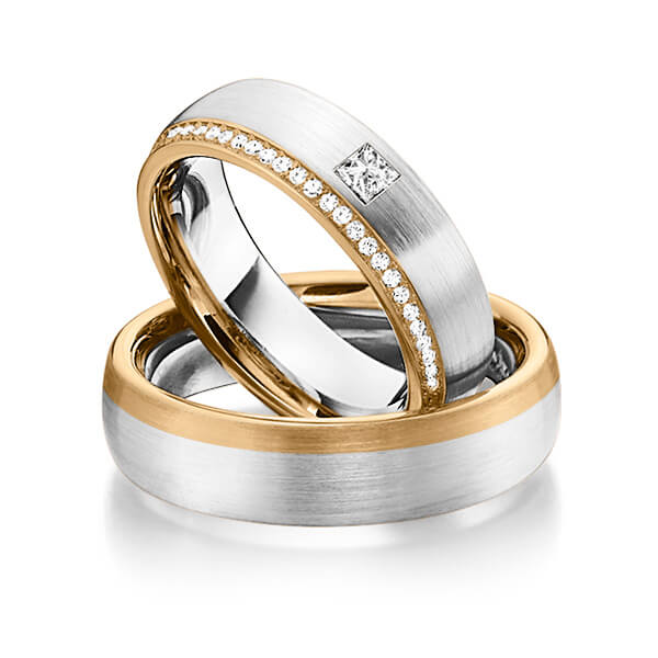 Paar bicolor Memoire-Trauringe/Eheringe in Roségold 585 Weissgold 585 vollausgefasst mit zus. 0,41 ct. Brillant & Prinzess-Diamant tw, si von Steinberg - Q-1351-5 Paar bicolor Memoire-Trauringe/Eheringe in Roségold 585 Weissgold 585 vollausgefasst mit zus. 0,41 ct. Brillant & Prinzess-Diamant tw, si von Steinberg - Q-1351-5