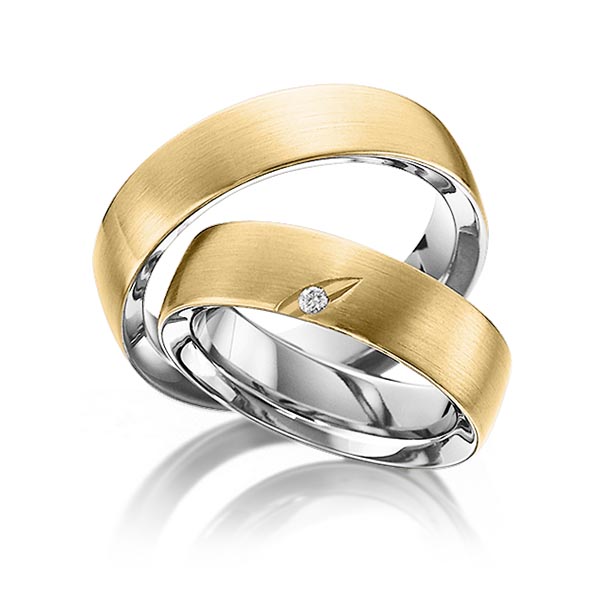 Paar bicolor Trauringe/Eheringe in außen Gelbgold 585 , innen Edelstahl mit zus. 0,025 ct. Brillant tw, si von 123GOLD - Y-1294-2