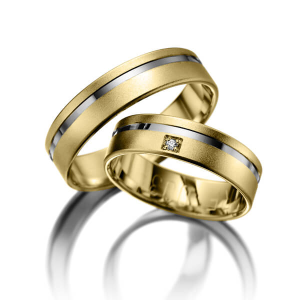 Paar bicolor Trauringe/Eheringe in Gelbgold 375 Weißgold 375 mit zus. 0,008 ct. Brillant tw, si - NP-1061-2 Paar bicolor Trauringe/Eheringe in Gelbgold 375 Weißgold 375 mit zus. 0,008 ct. Brillant tw, si - NP-1061-2