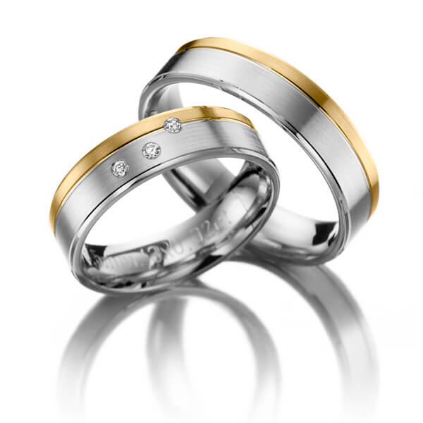 Paar bicolor Trauringe/Eheringe in Gelbgold 375 Weißgold 375 mit zus. 0,06 ct. Brillant tw, si 