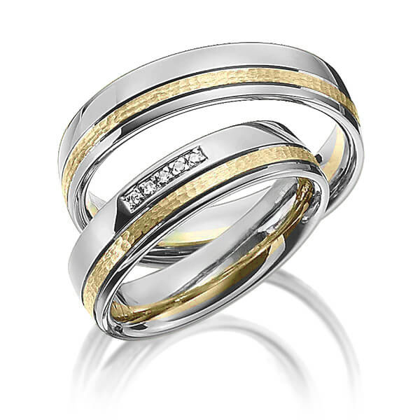 Paar bicolor Trauringe/Eheringe in Graugold 585 Gelbgold 585 , gehämmert Struktur mit zus. 0,025 ct. Brillant tw, si von Merii