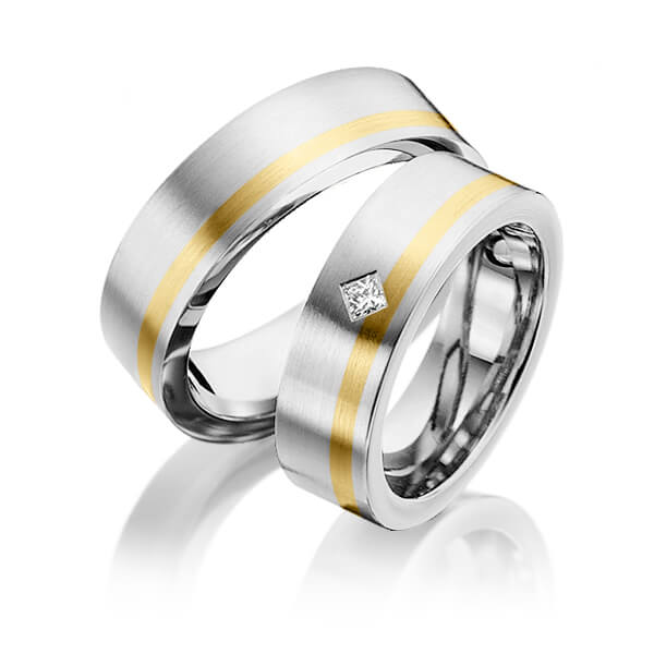 Paar bicolor Trauringe/Eheringe in Innen Edelstahl , außen Edelstahl Gelbgold 585 mit zus. 0,05 ct. Prinzess-Diamant tw, si von 123GOLD - Y-1262-7