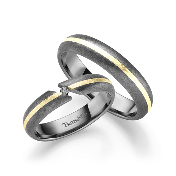 Paar bicolor Trauringe/Eheringe in Innen Tantal 900 , außen Tantal 900 Gelbgold 585 mit zus. 0,05 ct. Brillant tw, si 