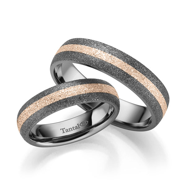 Paar bicolor Trauringe/Eheringe in Innen Tantal 900 , außen Tantal 900 Rotgold 585 
