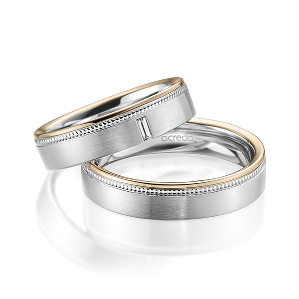 Paar bicolor Trauringe/Eheringe in Signature Gold 585 Weißgold 585 mit zus. 0,05 ct. Baguette-Diamant tw, vs von acredo - A-1753-13 Paar bicolor Trauringe/Eheringe in Signature Gold 585 Weißgold 585 mit zus. 0,05 ct. Baguette-Diamant tw, vs von acredo - A-1753-13