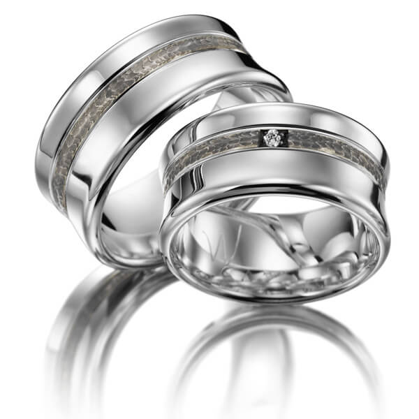Paar bicolor Trauringe/Eheringe in Silber 925 Palladium 585 , gehämmert Struktur mit zus. 0,02 ct. Brillant tw, si von Merii