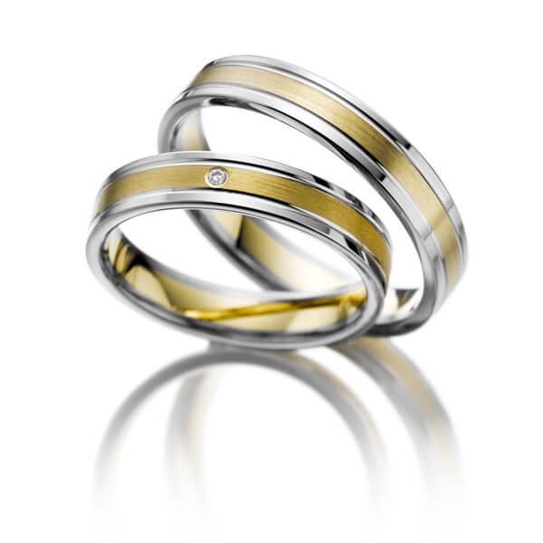 Paar bicolor Trauringe/Eheringe in Weißgold 375 Gelbgold 375 mit zus. 0,008 ct. Brillant tw, si 