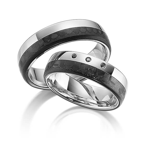 Paar Carbon Trauringe/Eheringe in Edelstahl Edelstahl Carbon-Einzug mit zus. 0,03 ct. Brillant schwarz von 123GOLD