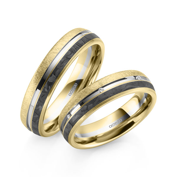 Paar Carbon Trauringe/Eheringe in Gelbgold 585 Gelbgold 585 Carbon-Einzug Weißgold 585 mit zus. 0,056 ct. Brillant tw, si von acredo