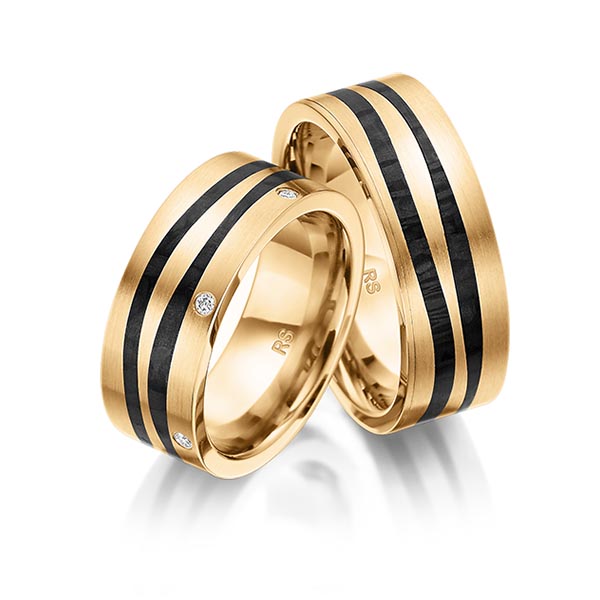 Paar Carbon Trauringe/Eheringe in Roségold 585 Roségold 585 Carbon-Einzug mit zus. 0,09 ct. Brillant tw, si von acredo - S-1173-2 Paar Carbon Trauringe/Eheringe in Roségold 585 Roségold 585 Carbon-Einzug mit zus. 0,09 ct. Brillant tw, si von acredo - S-1173-2