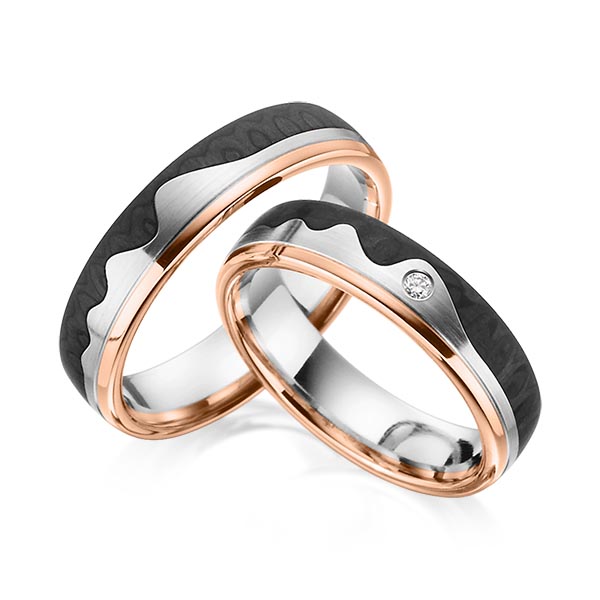 Paar Carbon Trauringe/Eheringe in Rotgold 585 Edelstahl mit Carbon-Einzug mit zus. 0,02 ct. Brillant tw, si von 123gold - Y-1347-1 Paar Carbon Trauringe/Eheringe in Rotgold 585 Edelstahl mit Carbon-Einzug mit zus. 0,02 ct. Brillant tw, si von 123gold - Y-1347-1