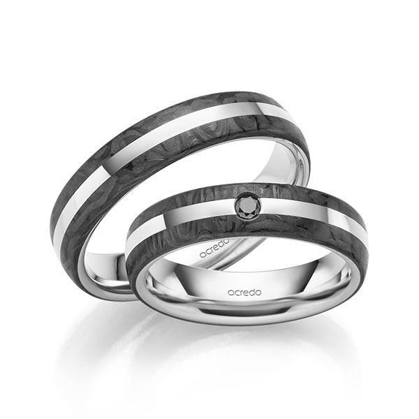 Paar Carbon Trauringe/Eheringe in Weißgold 585 mit Carbon-Einzug mit zus. 0,03 ct. Brillant schwarz von acredo