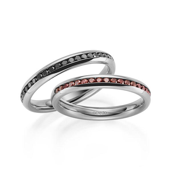 Paar klassische Memoire-Trauringe/Eheringe in außen Graugold 585 , innen Graugold 585 halbausgefasst mit zus. 0,6 ct. Brillant Red Cherry schwarz von acredo