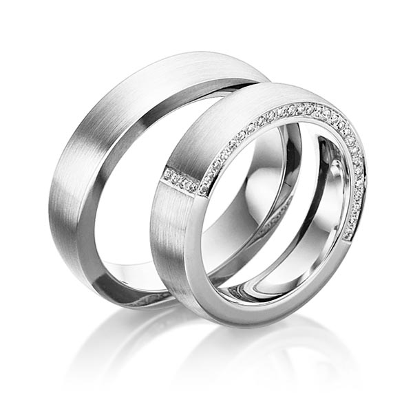 Paar klassische Memoire-Trauringe/Eheringe in außen Weißgold 585 , innen Weißgold 585 halbausgefasst mit zus. 0,3 ct. Brillant tw, si von Steinberg