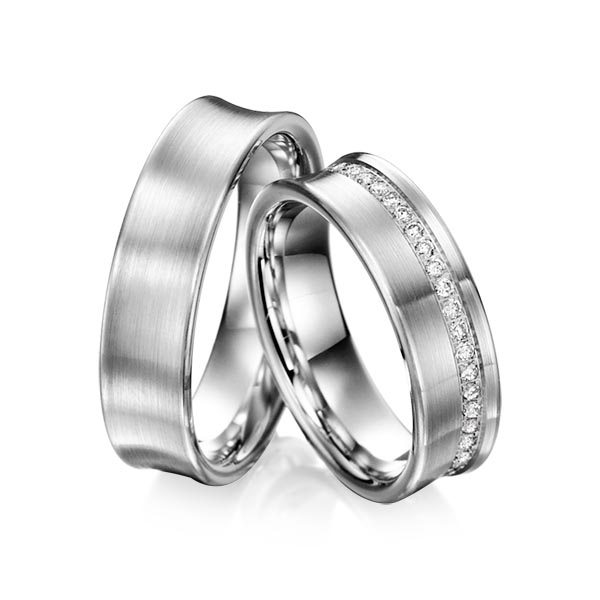Paar klassische Memoire-Trauringe/Eheringe in Graugold 585 halbausgefasst mit zus. 0,21 ct. Brillant tw, si von Steinberg