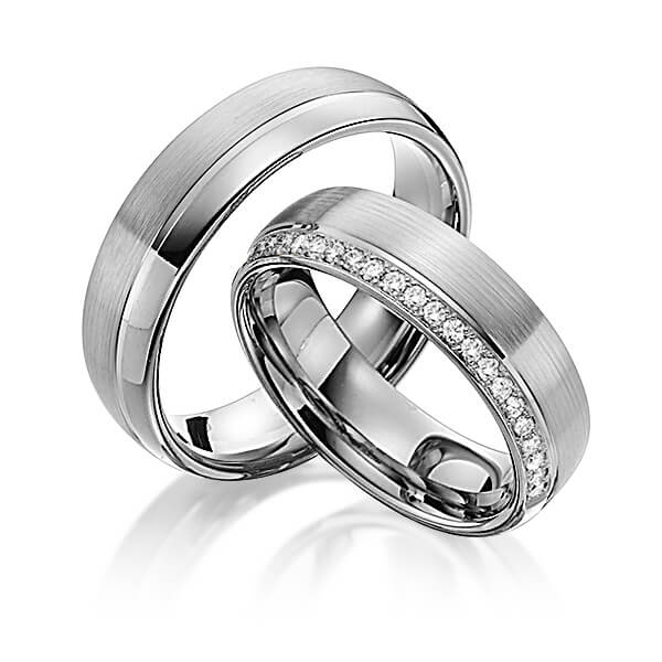Paar klassische Memoire-Trauringe/Eheringe in Graugold dunkel 585 halbausgefasst mit zus. 0,23 ct. Brillant tw, si von Steinberg - Q-1353-12 Paar klassische Memoire-Trauringe/Eheringe in Graugold dunkel 585 halbausgefasst mit zus. 0,23 ct. Brillant tw, si von Steinberg - Q-1353-12