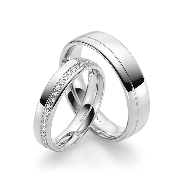 Paar klassische Memoire-Trauringe/Eheringe in Platin 950 halbausgefasst mit zus. 0,184 ct. Brillant tw, si von acredo - A-1689-1 Paar klassische Memoire-Trauringe/Eheringe in Platin 950 halbausgefasst mit zus. 0,184 ct. Brillant tw, si von acredo - A-1689-1