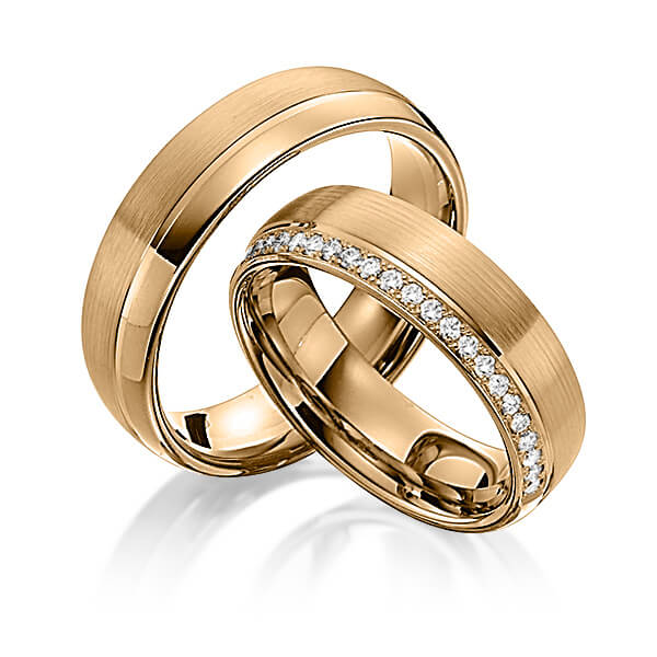 Paar klassische Memoire-Trauringe/Eheringe in Roségold 585 halbausgefasst mit zus. 0,21 ct. Brillant tw, si von Steinberg