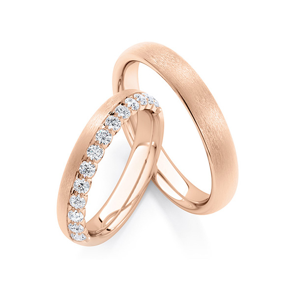 Paar klassische Memoire-Trauringe/Eheringe in Rotgold 585 halbausgefasst mit zus. 0,39 ct. tw, si von Steinberg