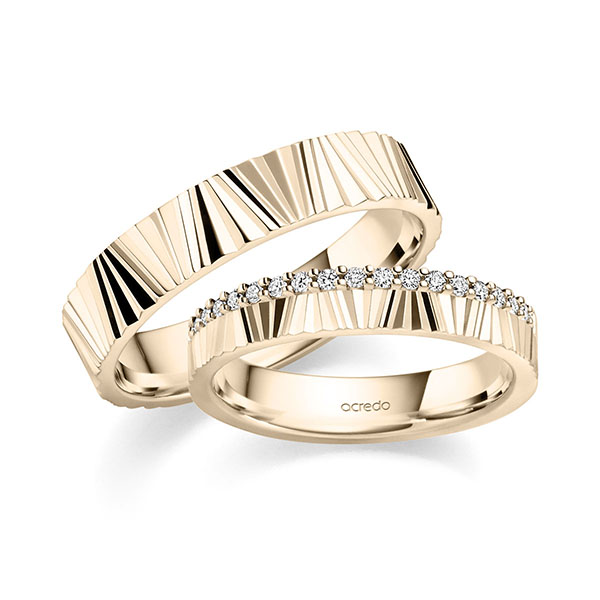 Paar klassische Memoire-Trauringe/Eheringe in Signature Gold 585 halbausgefasst mit zus. 0,19 ct. tw, si von acredo
