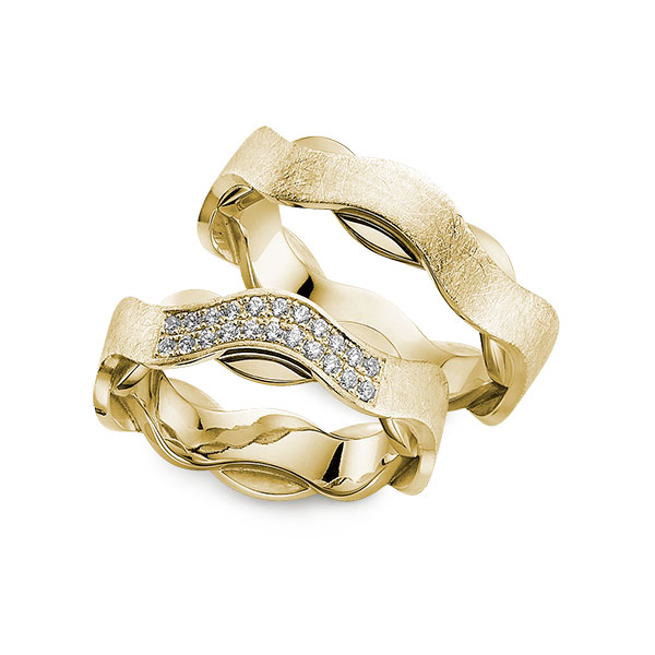 Paar klassische Trauringe/Eheringe in außen Gelbgold 585 , innen Gelbgold 585 mit zus. 0,22 ct. Brillant tw, vs von 123GOLD