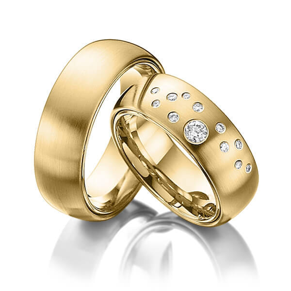 Paar klassische Trauringe/Eheringe in außen Gelbgold 585 , innen Gelbgold 585 mit zus. 0,235 ct. Brillant tw, si von Steinberg - Q-1223-5 Paar klassische Trauringe/Eheringe in außen Gelbgold 585 , innen Gelbgold 585 mit zus. 0,235 ct. Brillant tw, si von Steinberg - Q-1223-5