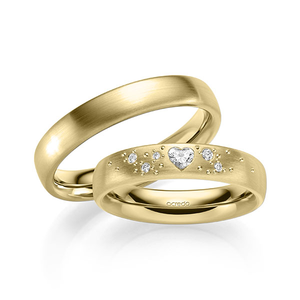 Paar klassische Trauringe/Eheringe in aussen Gelbgold 916 , innen Gelbgold 916 mit zus. 0,146 ct. Brillant & Herz-Diamant tw, vs von acredo - A-2131-5 Paar klassische Trauringe/Eheringe in aussen Gelbgold 916 , innen Gelbgold 916 mit zus. 0,146 ct. Brillant & Herz-Diamant tw, vs von acredo - A-2131-5