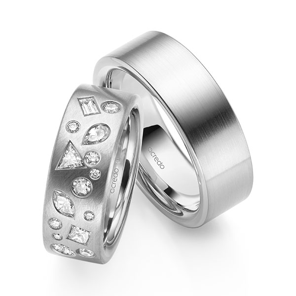 Paar klassische Trauringe/Eheringe in aussen Platin 950 , innen Platin 950 mit zus. 0,9 ct. Prinzess-Diamant & Baguette-Diamant & Brillant tw, si tw, vs von acredo - A-2146-4