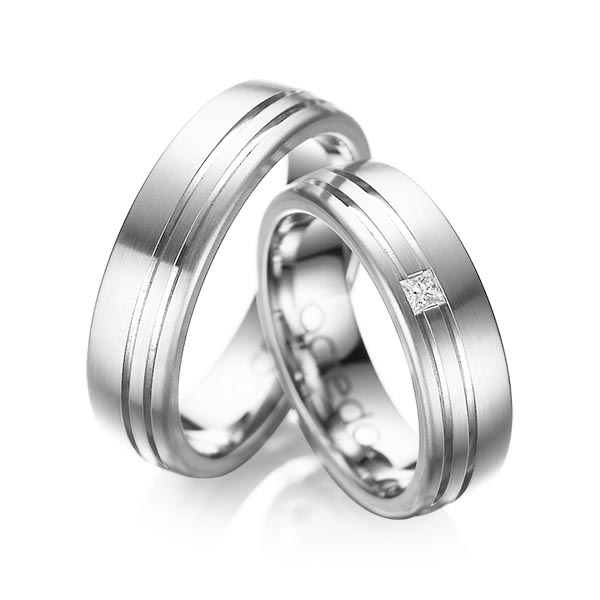 Paar klassische Trauringe/Eheringe in aussen River Platin 950 , innen River Platin 950 mit zus. 0,05 ct. Prinzess-Diamant tw, si von acredo - A-1040-7 Paar klassische Trauringe/Eheringe in aussen River Platin 950 , innen River Platin 950 mit zus. 0,05 ct. Prinzess-Diamant tw, si von acredo - A-1040-7