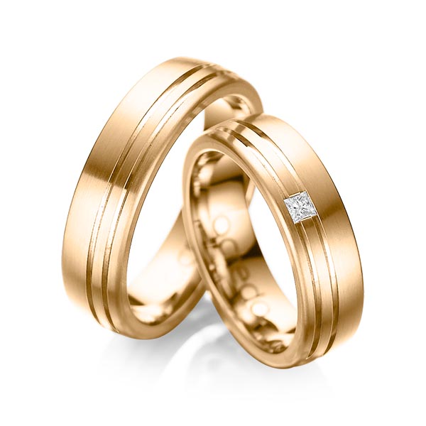 Paar klassische Trauringe/Eheringe in aussen Roségold 750 , innen Roségold 750 mit zus. 0,05 ct. Prinzess-Diamant tw, si von acredo - A-1040-4