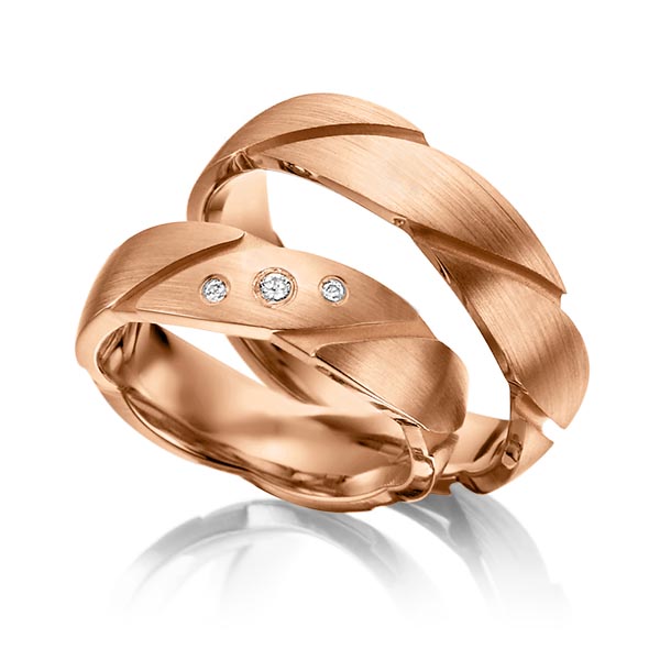 Paar klassische Trauringe/Eheringe in aussen Rotgold 585 , innen Rotgold 585 mit zus. 0,05 ct. Brillant tw, si von Steinberg